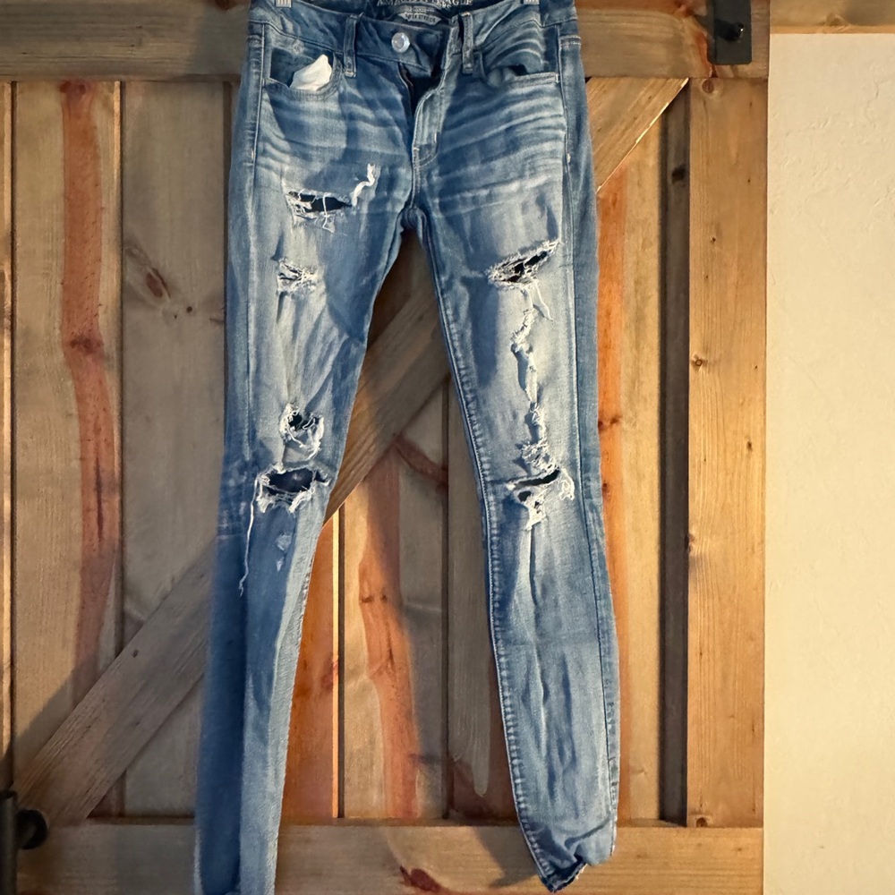 American Eagle Outfitters Light Blue Distressed Jeggings
